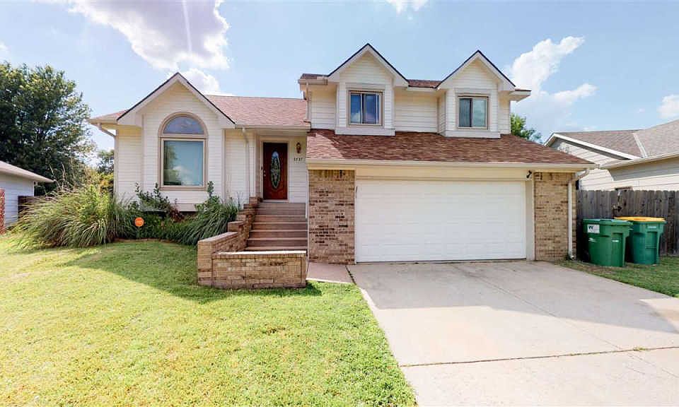 1st image of 2727 S Carrwood Cir