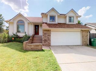 2727 S Carrwood Cir, Wichita, KS 67215
