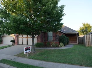 2664 N Miranda Ave, Fayetteville, AR 72703