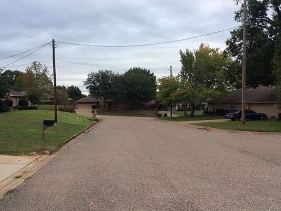 2nd image of 102 Kerri Ct