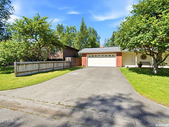 4th image of 1909 N Salem Dr