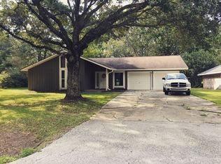 502 Thoroughbred Park Dr, Thibodaux, LA 70301