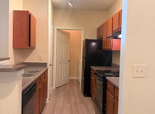 800 Vista Lake Dr APT 203, Candler, NC 28715