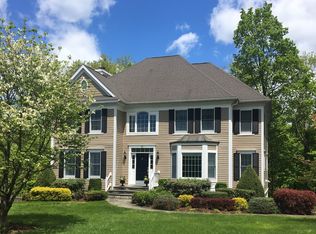 18 Caren Ct, Mount Kisco, NY 10549