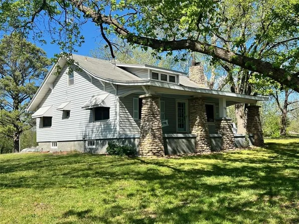 220 W Atlantic St, Nevada, MO 64772