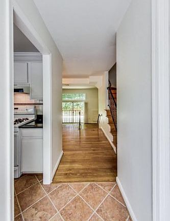 2nd image of 1522 Chatham Colony Ct