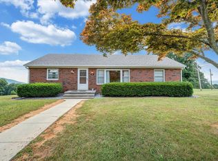 82 Dakota Ln, Troutville, VA 24175