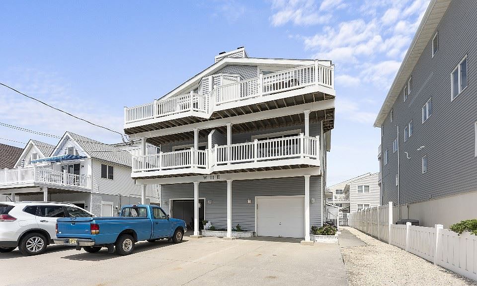 1st image of 11 63rd St W #Sea