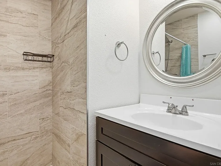 4224 Governor Dr — Photo 3
