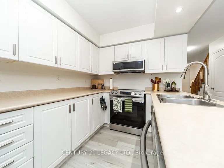 44 Tincomb Cres — Photo 15