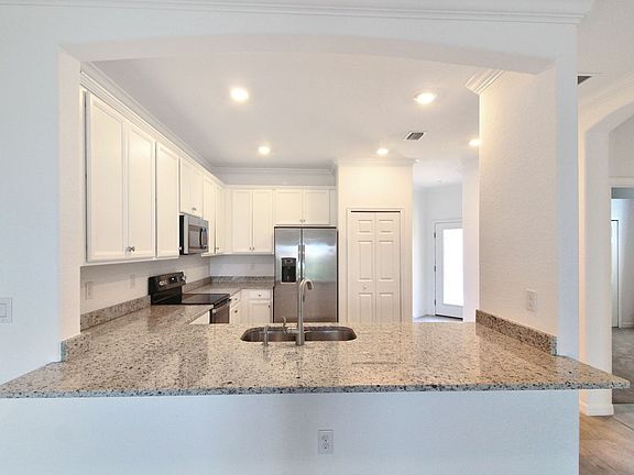 3rd image of 23992 Skyflower Ct