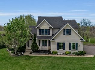 5435 Mapleton Rd, Lockport, NY 14094