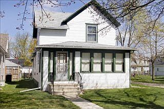 2nd image of 225 Post Ave