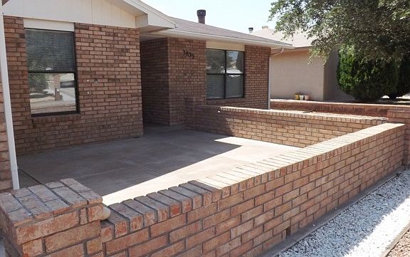 2nd image of 3853 Trawood Ave