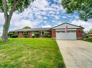 305 Beechgrove Dr, Englewood, OH