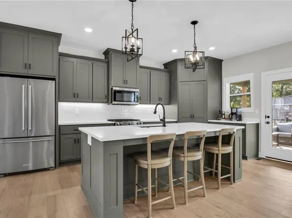 16740 N Dundee Rd, Smithville, MO 64089