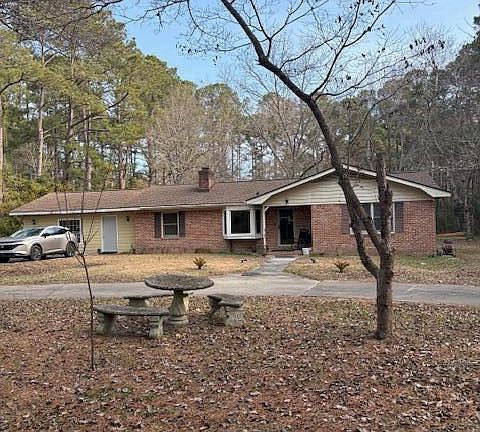 2nd image of 195 Persimmon Road SW