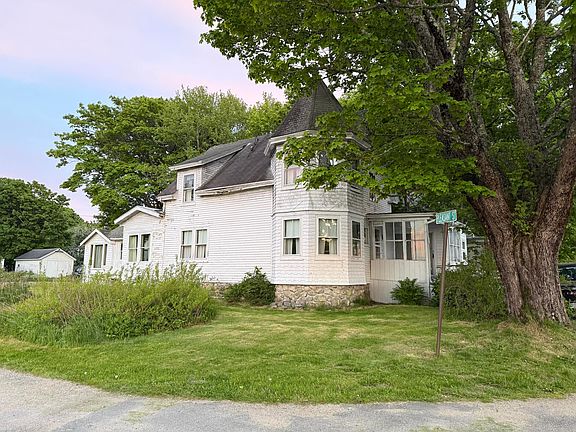 4th image of 25 Pleasant Street