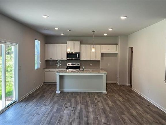 2nd image of 137 Springwood Ln