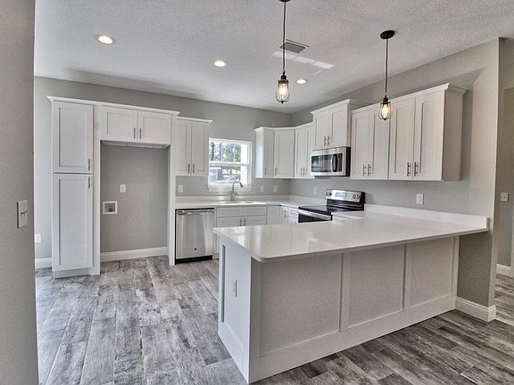 4th image of 2031 Constitution Dr