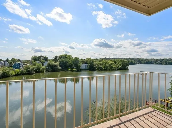 18 Hamilton Rd APT 503, Arlington, MA 02474