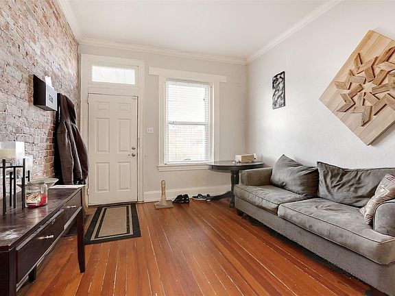 5th image of 2928 N Marion St