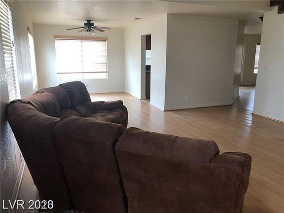 5th image of 90 Quiet Desert Ln
