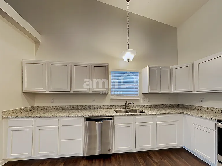 1268 W Crystal Dr — Photo 3