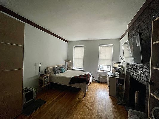 3rd image of 417 E 78th St APT 4A