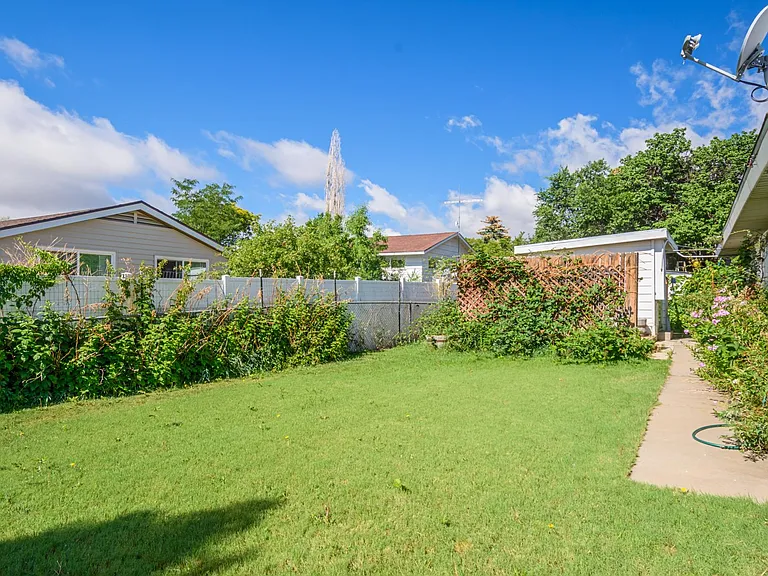 1307 Sage Loop — Photo 19