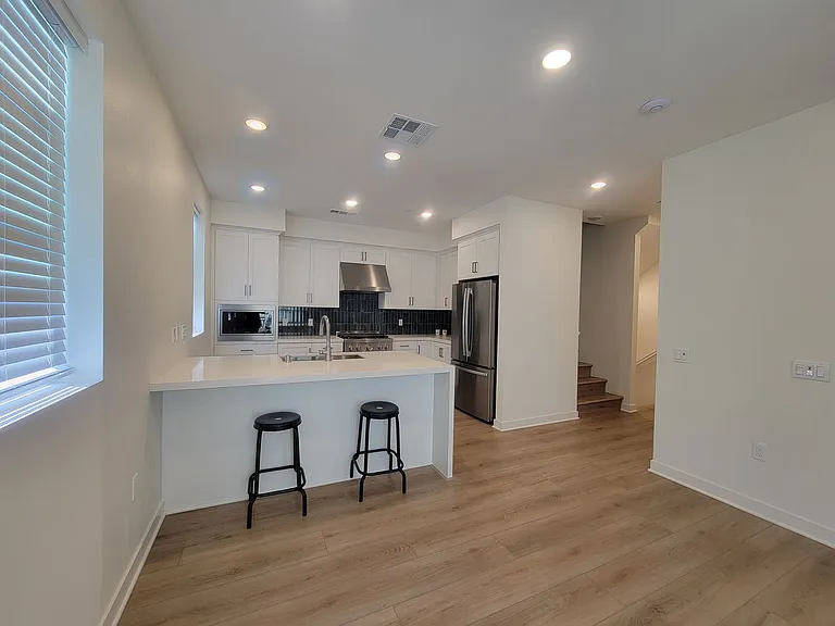 4310 Marigold Ln — Photo 9