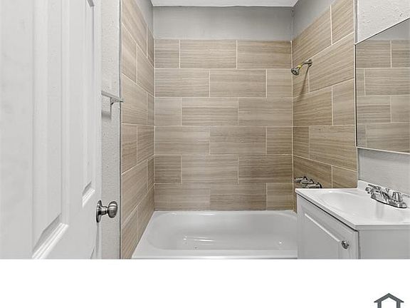 5th image of 310 W Magnolia St
