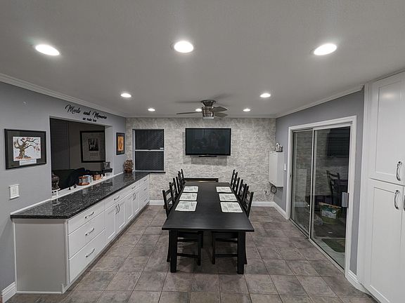 4th image of 1555 Williamsport Dr