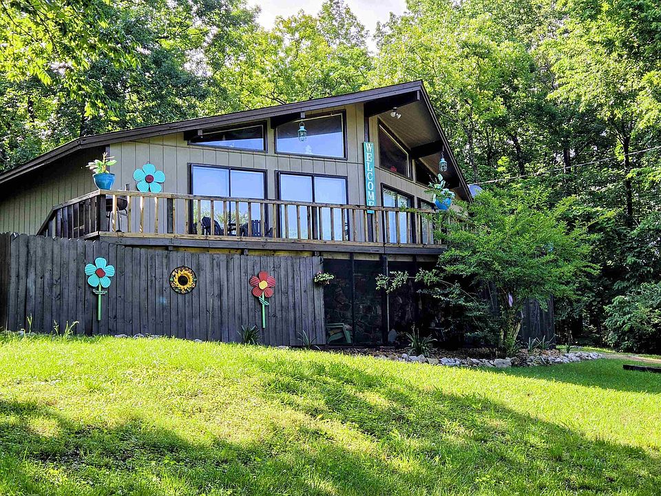 1st image of 126 Saginaw Cir
