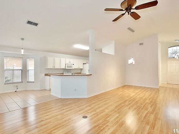 4th image of 9743 Nonacrest Dr