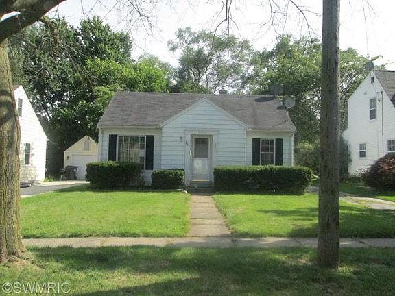 2nd image of 1712 Cambridge Dr
