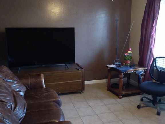 3rd image of 2257 W Hidalgo Ave