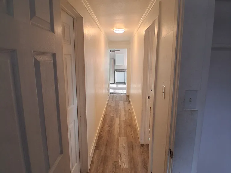 621 SW 3rd St #3 — Photo 8