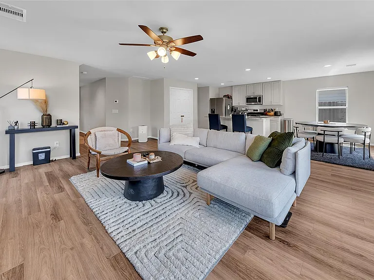 2147 Twisted Cedar Ct — Photo 8