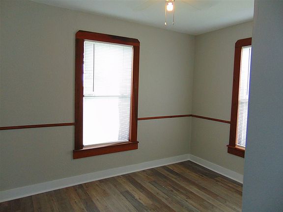 3rd image of 512 Avenue F