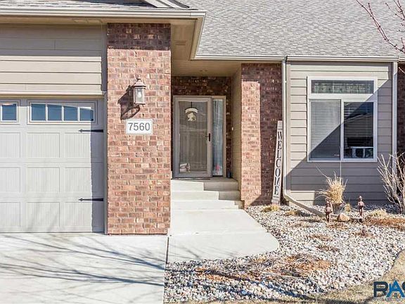 3rd image of 7560 S Grand Arbor Pl