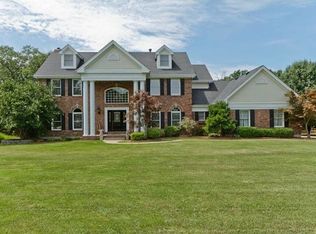 3830 Ridgefield Farms Dr, Defiance, MO 63341