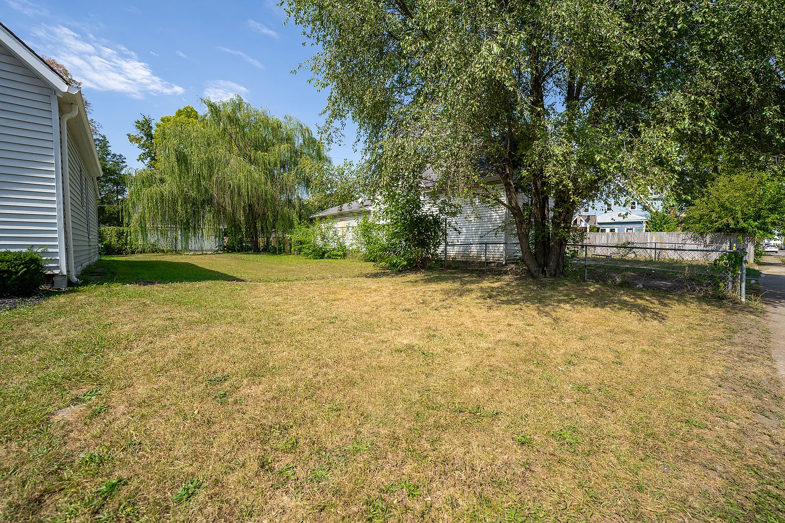 1020 Dawson St photo 1