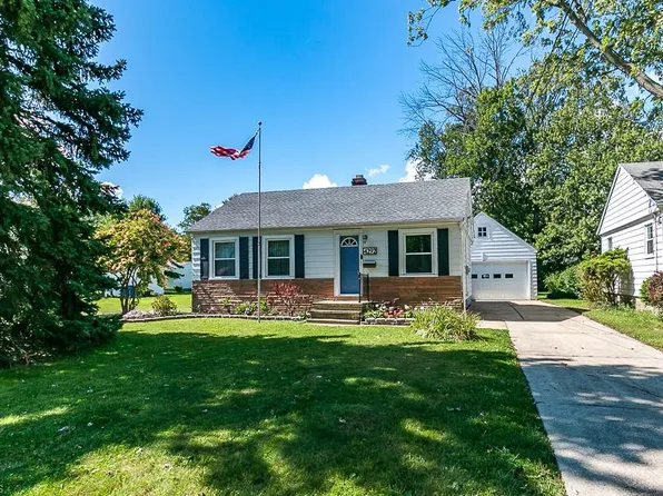 4292 Buckeye Ave, Willoughby, OH 44094