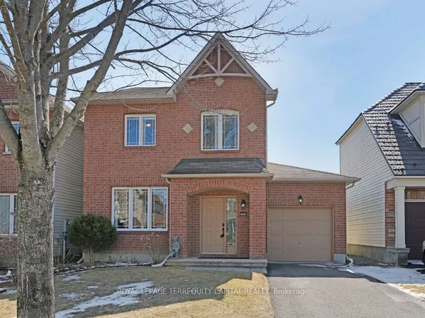 1011 Goward Dr, Ottawa, ON K2W 1H8