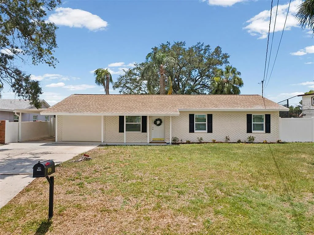 4 bed, 3.0 bath, 1586 sqft, $2,700 — Photo 1