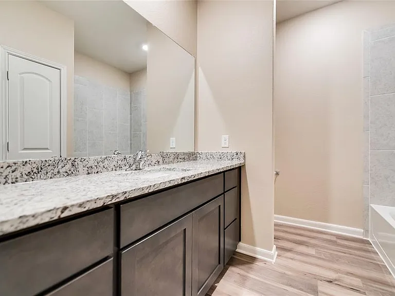 204 Lake Rdg — Photo 22