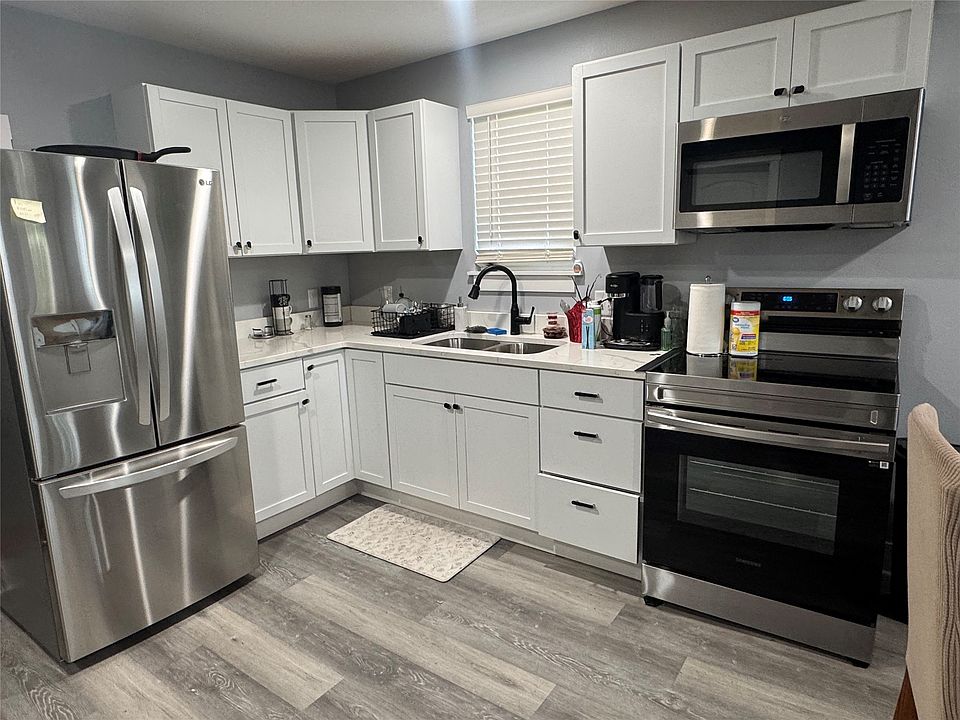 2nd image of 4465 NE 26th St
