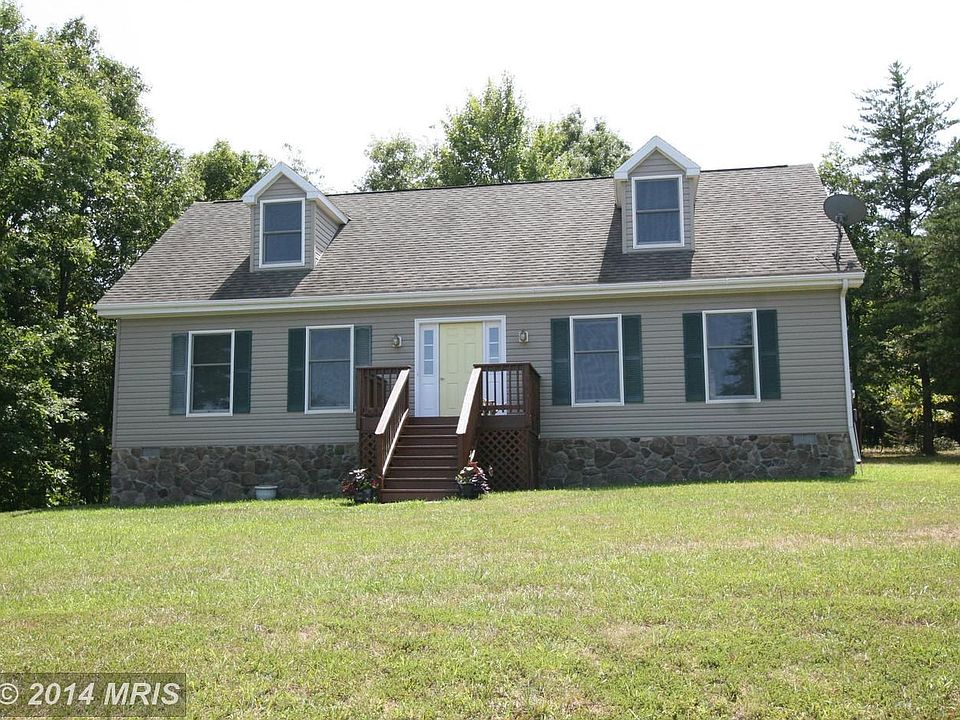 1st image of 525 Sleigh Dr