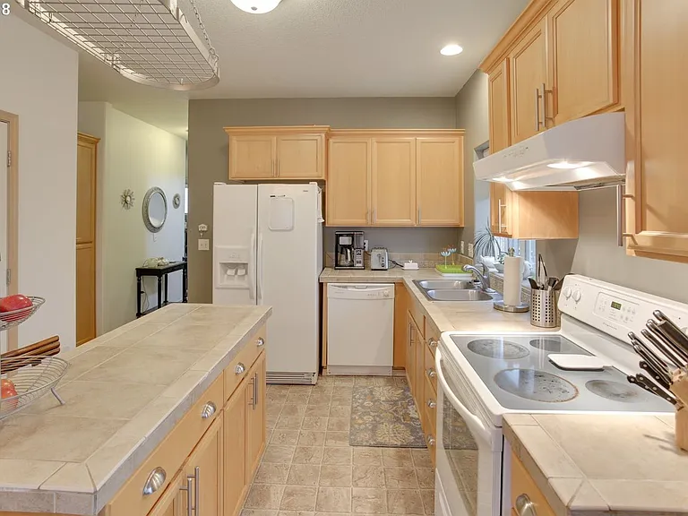 8800 N Drummond Ave — Photo 7